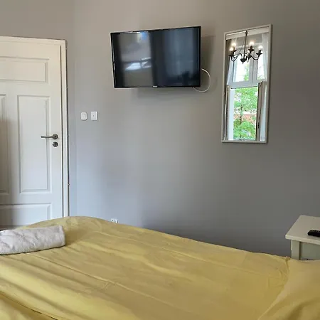 Studio Przy Molo Z Balkonem I Parkingiem דירה